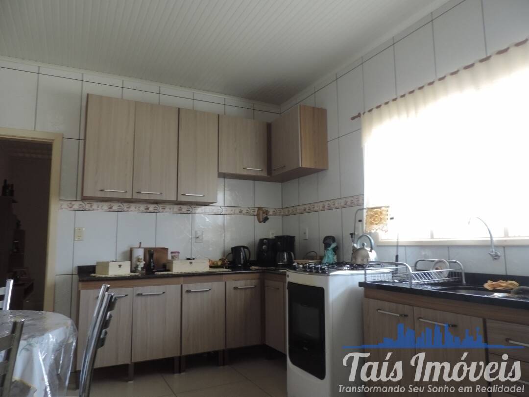 Casa à venda com 3 quartos, 250m² - Foto 10