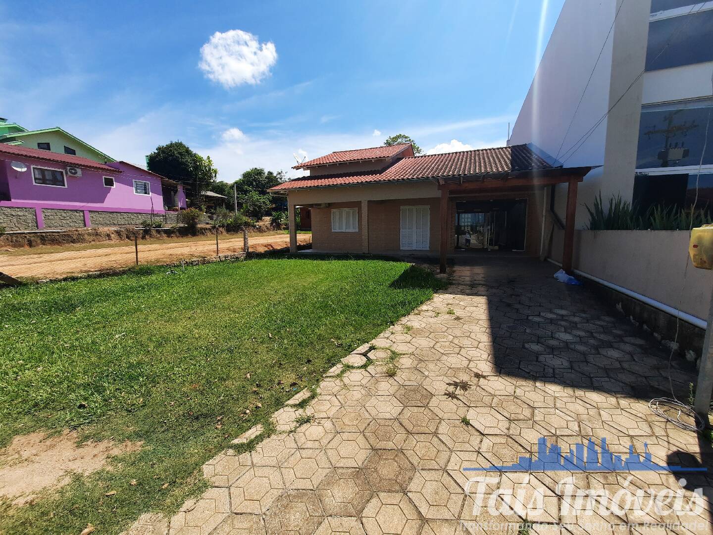 Casa à venda com 2 quartos, 118m² - Foto 2